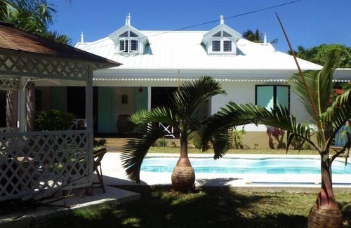 Pointe aux Canonniers Villa | Villa de Luxe et Tradition créole. La plage à 400 mètres. Résidentiel,calme.