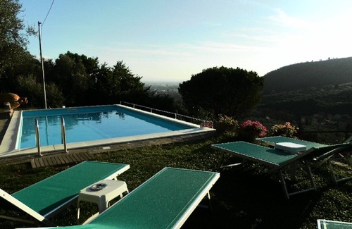 Calci Maison | PROMOTION Typical Tuscan dwelling, house with garden among olive trees