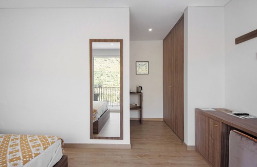 Armamar Station Balnéaire | Property In A Holiday Village 'Quinta Da Pedra Caldeira B' with Mountain View and Air Conditioning