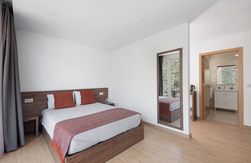 Armamar Station Balnéaire | Property In A Holiday Village 'Quinta Da Pedra Caldeira F' with Mountain View and Air Conditioning
