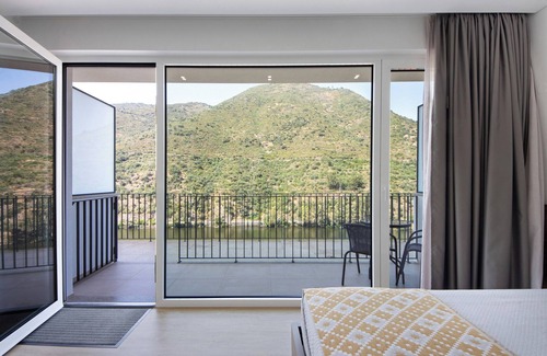 Armamar Station Balnéaire | Property In A Holiday Village 'Quinta Da Pedra Caldeira E' with Mountain View and Air Conditioning