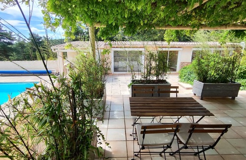 Simiane-la-Rotonde Maison | Propriété de campagne, piscine et vue