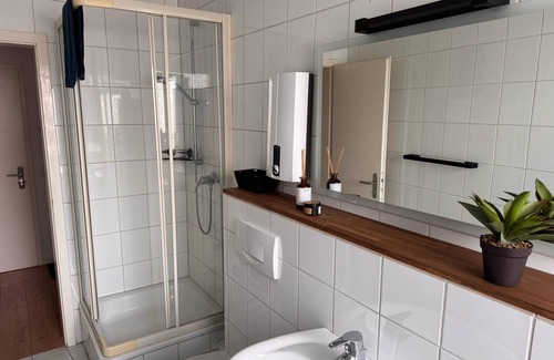 Muelfort Appartement | ProStays Apartment - 2 bedrooms, 4 single beds & kitchen in Mönchengladbach