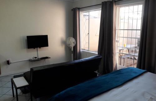 Rustenburg Appartement | Protea Park Self Catering Guesthouse