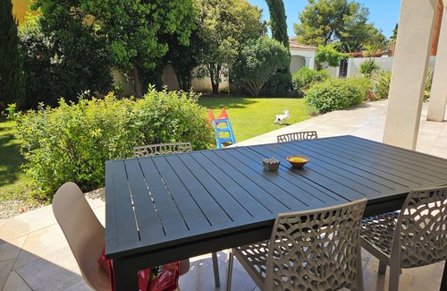 Villetelle Villa | Provencal house ideal for family get-togethers