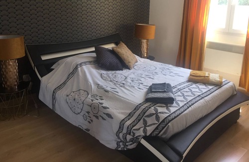 Grignan Villa | VILLA PROVENCALE AU MILIEU DES LAVANDES CAPACITE 10/12 PERSONNES