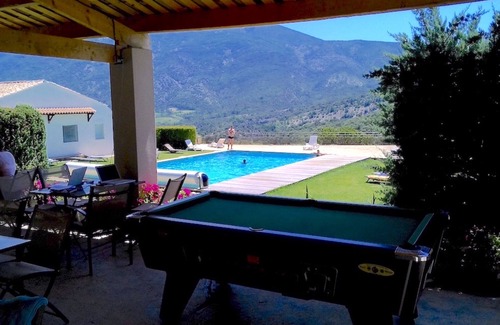 Mollans-sur-Ouveze Appartement | Provence. Mont-Ventoux. Appartement panoramique avec piscine.
