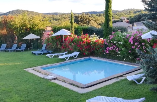 Mollans-sur-Ouveze Appartement | Provence. Mont-Ventoux. Appartement panoramique avec piscine.