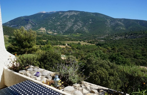Mollans-sur-Ouveze Appartement | Provence. Mont-Ventoux. Appartement panoramique avec piscine.