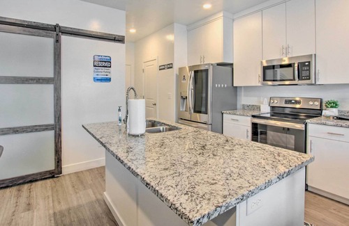 Providence Maison | NEW! Stunning Providence Townhome ~ 4 Mi to USU!