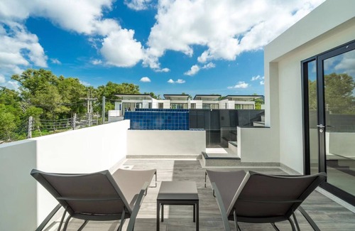 Bang Tao Villa | Fournit des meubles modernes et une piscine privée sous la marque Banyan Tree.