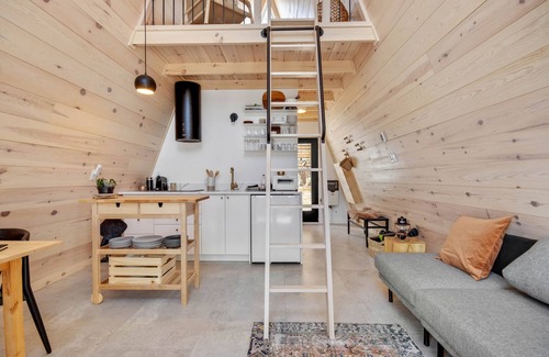 Thorne Cabine | Prunella № 4, Prunella № 4 - A-Frame Cabin Getaway - Design, Comfort & Nature