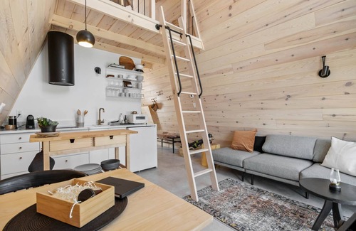 Thorne Cabine | Prunella № 4, Prunella № 4 - A-Frame Cabin Getaway - Design, Comfort & Nature