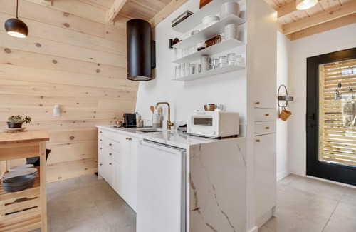 Thorne Cabine | Prunella № 4, Prunella № 4 - A-Frame Cabin Getaway - Design, Comfort & Nature