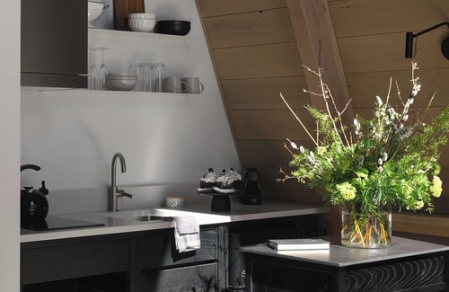 Thorne Cabine | Prunella № 5, Prunella № 5 - A-Frame Cabin Getaway - Design, Comfort & Nature