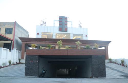 Una Hôtel | Pt Moolraj Residency