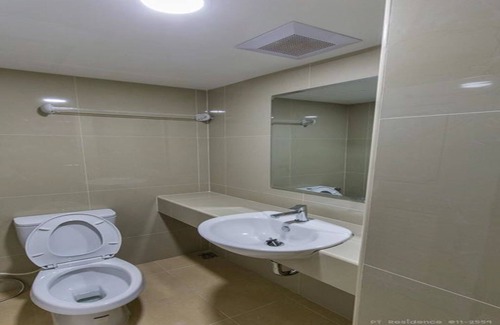 Mueang Samut Prakan District Hôtel | PT Residence
