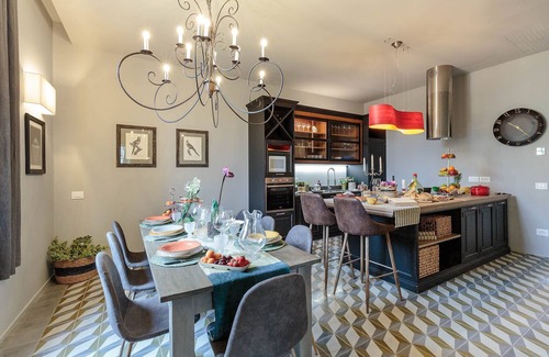 Lucca Historical Center Appartement | Penthouse de luxe sur la place centrale à l'intérieur des remparts de Lucques