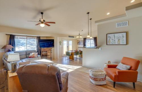 Pueblo West Maison | Pueblo Five Star Pikes Peak View Home with Hot Tub