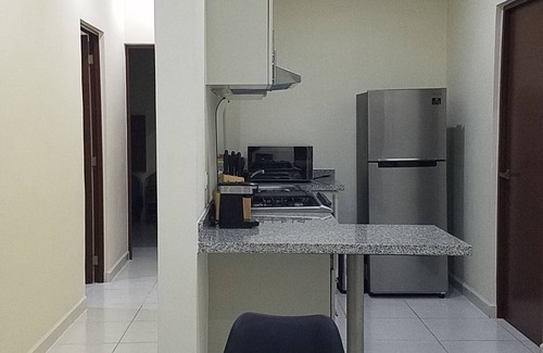 Cancun Appartement | 2 bed, 5 guest, urban apartment with parking. 15 min to beach or touristic area