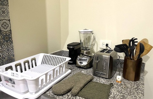 Cancun Appartement | 2 bed, 5 guest, urban apartment with parking. 15 min to beach or touristic area