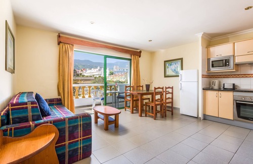 Puerto de la Cruz Appartement | Puerto de La Cruz Family Apartment, Heated Pool, Mountain Views, Fast Wi-Fi
