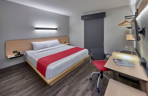 North Hotel Zone Hôtel | Puerto Vallarta Hotel Zone Stay – Marina, Beach, Dining & Shopping All Nearby