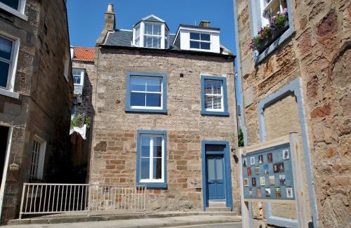 Anstruther Maison | Puffin House- stylish home by the sea