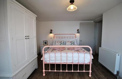 Anstruther Maison | Puffin House- stylish home by the sea