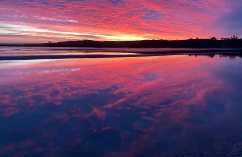 Pukehina Maison | Pukehina Estuary Sunset Views Townhouse & Studio