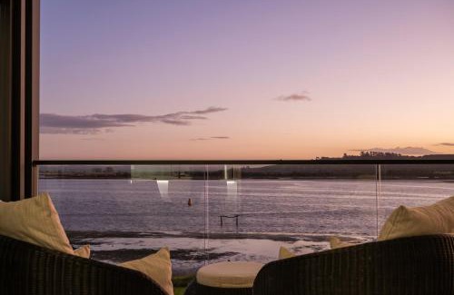 Pukehina Maison | Pukehina Estuary Sunset Views Townhouse & Studio