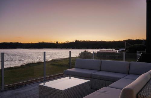 Pukehina Maison | Pukehina Estuary Sunset Views Holiday Home