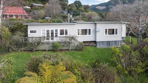 Linkwater Maison | Pukeko Cottage - Marlborough Sounds Retreat