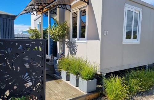 Richmond Autre | Pukeko Cottage