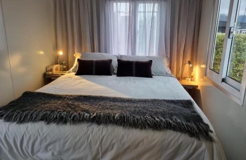 Richmond Autre | Pukeko Cottage