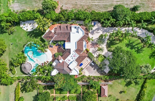 Casa de Campo Villa | EXTRAVAGANT GOLF FRONT MANSION PROCHE DE L'OCEAN AVEC CUISINE, BUTLER, MAIDS, GOLF CARTS