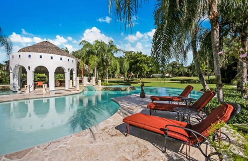 Casa de Campo Villa | EXTRAVAGANT GOLF FRONT MANSION PROCHE DE L'OCEAN AVEC CUISINE, BUTLER, MAIDS, GOLF CARTS