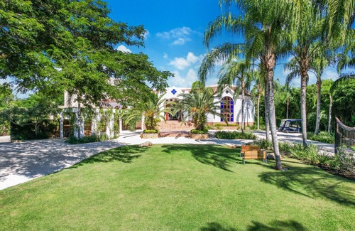 Casa de Campo Villa | EXTRAVAGANT GOLF FRONT MANSION PROCHE DE L'OCEAN AVEC CUISINE, BUTLER, MAIDS, GOLF CARTS