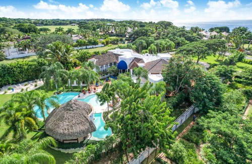 Casa de Campo Villa | EXTRAVAGANT GOLF FRONT MANSION PROCHE DE L'OCEAN AVEC CUISINE, BUTLER, MAIDS, GOLF CARTS