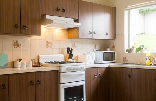 Putney Maison | Puntey 3-Bedroom Comfortable Villa with Parking and Cooking Facilities