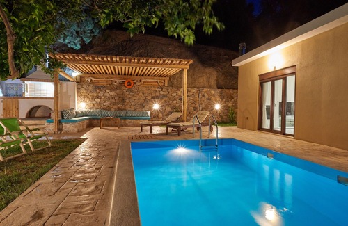 Rodakino Villa | South Coast,Private pool,Beach & Tavern