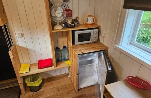 Elva Autre | Purde Camp Cabin