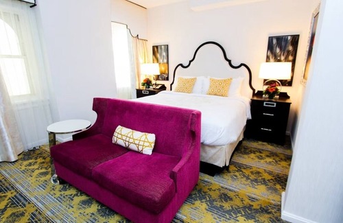 Kalorama Heights Hôtel | PURE Wellness Junior Suite King, Contemporary Charm, Fitness Center
