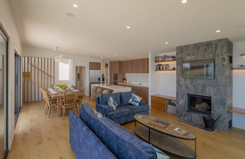 Tairua Maison | Purepure - Tairua Holiday Home
