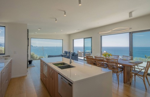 Tairua Maison | Purepure - Tairua Holiday Home
