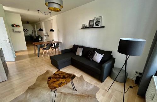 Eutritzsch Appartement | Purer Luxus mit 2 Schlafzimmern, Balkon und Privat-Parkplatz