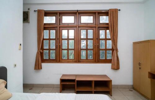 Ciputat Hôtel | Puri Saras Bintaro Syariah Mitra RedDoorz
