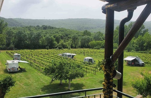 Pricelje Location De VR | Purple Eye Estate - Camp & Winery (Jokaš)