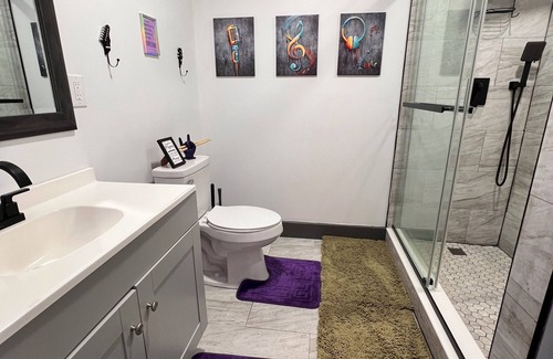 Bearss Plaza Hôtel | Purple Rain Hotel Room with Pool and Hot Tub