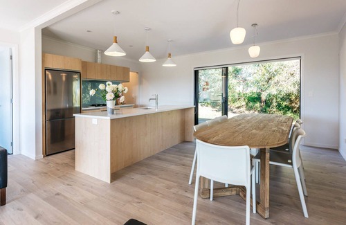 Surfdale Maison | BAIE PUTAKI - VILLA KERERU | Soit mon invité